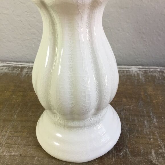 White ceramic fluted candle stand riser decor crazing classic style - Picture 2 of 5